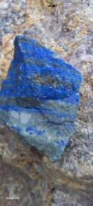 Materia prima natural Lapislázuli 20-35mm Cristal natural en bruto Piezas talladas Piedra preciosa azul Feng Shui Cristal Curación a granel - Product Image 4