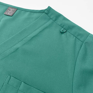 Uniformes hospitaliers à la mode pour femmes Medico Spandex doux extensible et respirant ensembles de gommage survêtement infirmières hauts chemises - Product Image 6