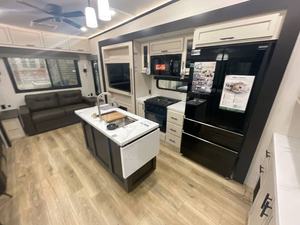 Nouvelle caravane de camping tout-terrain F-o-r-e-s-t R-i-v-e-r Sabre 32G-K-S 2026 - Product Image 6