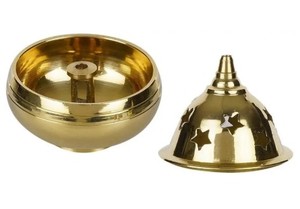 Quemador de incienso de latón con diseño de corte de corazones incensario de latón decorativo para adoración de oración de altar de templo de iglesia y uso espiritual - Product Image 4