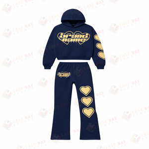 Conjunto de Sudadera Corta y Pantalones Deportivos Rojos Personalizados de San Valentín con Gráfico de Corazón, Ropa Deportiva a Juego - Product Image 4