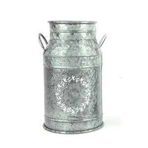 Elegante maceta grande de metal de hierro galvanizado con mangos de madera para la decoración del hogar y el jardín con diseño de caña de leche - Product Image 3