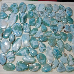 Precio barato Natural Larimar forma de mezcla suave cabujones hechos a mano piedras preciosas sueltas tamaño personalizado para la fabricación de joyas (grado AAA) - Product Image 1