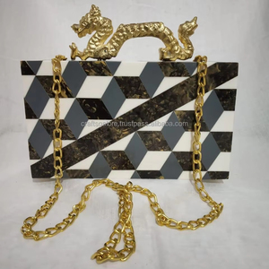 กระเป๋าคลัทช์สำหรับผู้หญิงทำจากยางเรซินทำด้วยมือ - Product Image 1