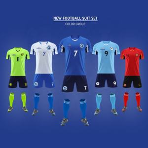 Ensemble d'uniformes de football personnalisés, maillot de football classique, ensembles d'uniformes de football, ensemble de maillots de football, uniforme de football - Product Image 4