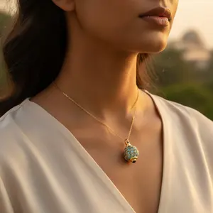 Colgante de Piedra Preciosa de Aguamarina con Baño de Oro de 14K y Topacio Azul, Estilo Religioso, para Mujer - Product Image 2