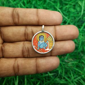 Colgante Artesanal de Plata de Ley 925 de Lord Krishna, Pintura Espiritual Única, Marcos de Cristal, Cadenas Elegantes Pintadas a Mano - Product Image 1