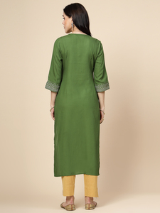 Kurtis de créateur exclusifs pour femmes, prêts à porter, silhouette trapèze, mode estivale, en rayonne pure, avec pantalon assorti - Product Image 3