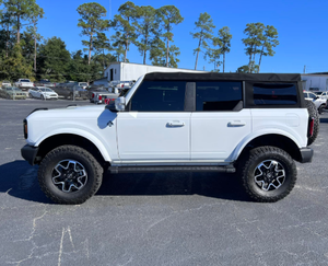 Ford Bronco Outer Banks Advanced 4WD 2021 d'occasion, conduite à gauche, 1-25000 milles - Product Image 2
