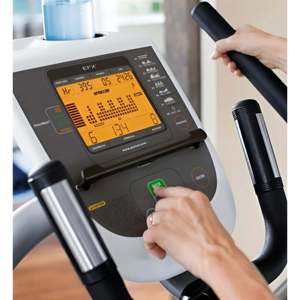 Elliptique reconditionné avec bras mobiles pour les entraînements cardio, idéal pour les salles de sport à domicile et les studios de fitness - Product Image 3