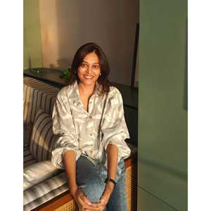 Chemise en coton imprimé feuilles d'automne vert sauge, style vintage, manches ballon, longue, en satin popeline de soie, à volants brodés - Product Image 2