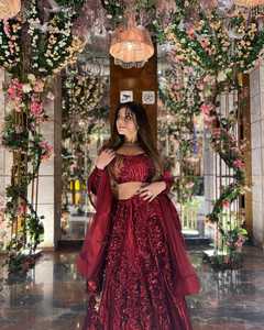 Blusa nupcial granate, vestido lehenga & Trail Dupatta con cuentas de cristal adornadas pesadas, trabajo dabka para boda @ 2025 - Product Image 2