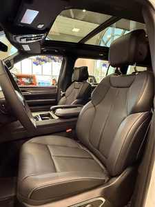 Jeep Wagoneer Overland 2025 Usado en Buen Estado - Product Image 3