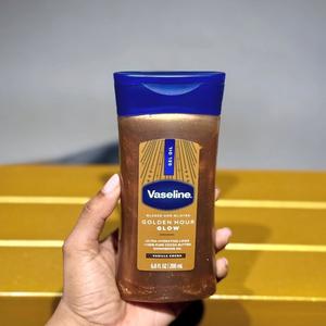 Venta al por Mayor: Brillo Radiante Sun-Kissed: Aceite en Gel Vaseline Golden Hour 200ml |   Aceite Corporal Auténtico Vaseline Golden Hour Glow |   200ml Profesional - Product Image 5