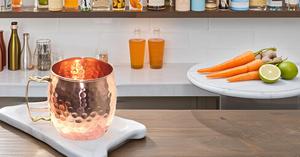 Fabriqué à la main 100% cuivre pur 24 onces extra large tasse de mule de Moscou avec poignée en laiton finition martelée verres à bière de qualité supérieure - Product Image 2
