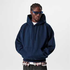 Sweat à capuche à la mode avec poches kangourou Sweat à capuche de couleur unie pour hommes Casual Comfy Pullover Hoodie pour un usage quotidien Fabriqué au Pakistan - Product Image 4