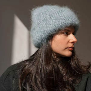 Gorro con piel de imitación para uso diario de invierno Gorro de punto MOQ bajo con forro de piel sintética para el calor - Product Image 3