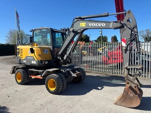 Excavatrice Volvo EW60E Rubber Duck de 8 tonnes avec moteur Hitachi, pompe, boîte de vitesses et PLC - Product Image 3