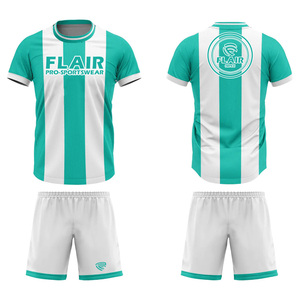 Kits de football rétro conçus sur mesure Uniformes de maillot de football pour enfants de haute qualité pour hommes - Product Image 3