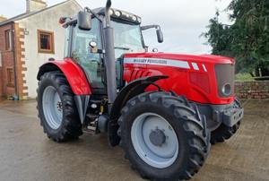Tractor de césped Massey Ferguson MF390 4WD usado en agricultura con componentes principales-Motor y caja de cambios de bomba - Product Image 6