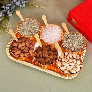 Juego de cuencos chapados en oro y plata alemana de lujo con 6 cuencos, 6 cucharas y 1 bandeja con caja de terciopelo real disponible para la venta - Product Image 6