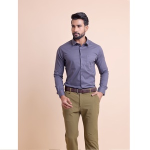 Camisa de manga larga de algodón sólido de calidad superior para hombres Combinación perfecta de comodidad y estilo para ocasiones casuales y formales - Product Image 1