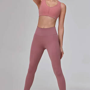 Soutien-gorge de sport une pièce noir à maintien moyen pour femme, style col montant, dos nageur, sans coutures, 78 % nylon, 22 % élasthanne - Product Image 2