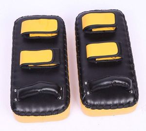 Tapis de kick de boxe avec logo personnalisé Poignées imperméables en cuir synthétique de haute qualité pour l'extérieur Utilisation quotidienne - Product Image 2
