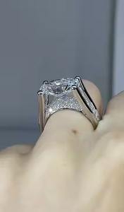 แหวนโซลิแทร์ทองคำขาว14K ใส่ได้ทั้งชายและหญิงพร้อม VS1 3CT ตัดวงรีเพชรปลูกในห้องปฏิบัติการครบรอบแต่งงานน่ารักของขวัญสำหรับเธอ - Product Image 4