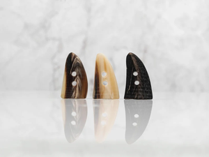 Bouton à bascule en corne de buffle, nouveau style, vente chaude, 30 mm et 50 mm, toutes les couleurs, 2 trous, PU, chemise et vêtements/chaussures, décoration, style ange - Product Image 4