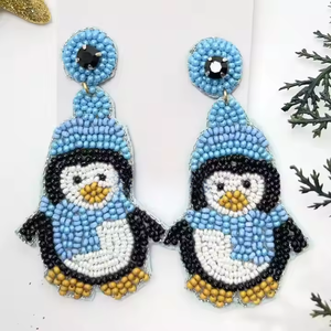 Pendientes de árbol de Navidad con cuentas multicolores hechos a mano, joyería festiva única clásica para mujeres, moda navideña perfecta - Product Image 4