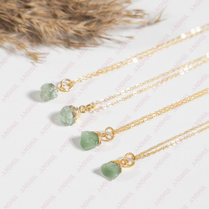 Pendentif en pierre brute d'aventurine verte naturelle, bijoux en cristal faits à la main, collier en pierre naturelle rustique - Product Image 2