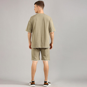 Ensembles décontractés d'été 2 pièces pour hommes – T-shirt respirant en tricot Spandex/Coton à manches courtes et short de compression uni – Écoresponsable - Product Image 2