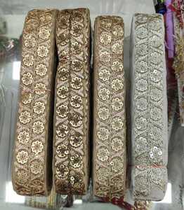 Cordones bordados a máquina hechos a medida con diseños florales y en cuatro colores para vestidos de novia y para reventa. - Product Image 3