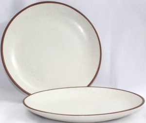 Assiettes à dîner en porcelaine blanche classique en gros bon marché personnalisées pour les fêtes - Product Image 1