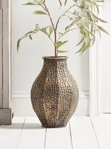 Vase à fleurs en métal fait main Pots de fleurs décoratifs en métal fabriqués à la main pour la décoration de fête de mariage et d'événement par décor Impex - Product Image 6