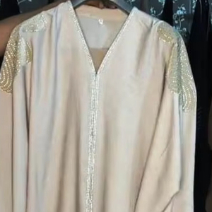 เสื้อผ้ามุสลิมแบบดั้งเดิมของผู้หญิงมุสลิมเรียบง่ายสง่างามแบบอิสลามชุดอาบายาเย็บปะติดปะต่อกันสวยงามรวมเครื่องประดับ - Product Image 1