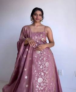 Top Palazzo Dupatta en soie à usage quotidien avec un design imprimé élégant et des détails à volants Vêtements de mariage en coton Kurta Dupatta - Product Image 6