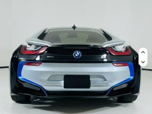 BMW i8 Coupé AWD 2016 / Disponible à la vente avec faible kilométrage, moteur essence, véhicule d'occasion en excellent état et sans accident. Vente flash, conduite à gauche. - Product Image 5