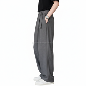 Pantalones Plisados Grises Premium para Hombre - Estilo de Lujo Discreto con Cinturón a Juego - Product Image 3
