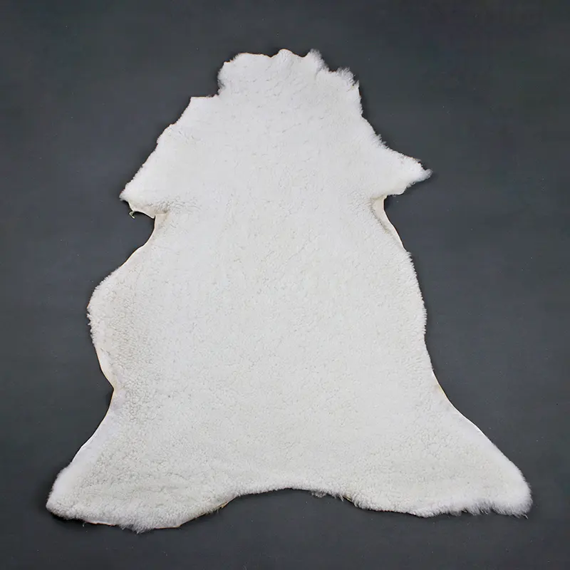 La pelle Eco-abbronzante di qualità Premium contiene pelle di pecora in Shearling bianco con pelliccia di animale naturale