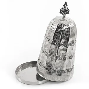 Boîte à bonbons de luxe en aluminium argenté en forme de légume idéale pour le stockage des bonbons, des friandises au chocolat et des cadeaux de fête - Product Image 6