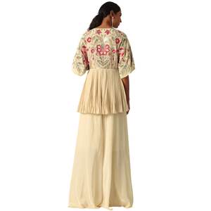 Ensemble Kurta et palazzo beige avec perles, vente en gros de vêtements ethniques pour femmes, fournisseur d'usine de vêtements OEM, tenue de fête personnalisée - Product Image 5