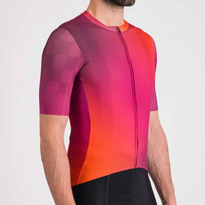 Maillot de cyclisme pour homme personnalisé OEM, directement de l'usine, avec impression du nom de l'équipe et polyester respirant. - Product Image 2