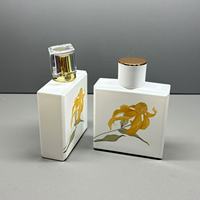 Flacon de parfum en verre rectangulaire blanc fantaisie avec bouchon en acrylique carré Fine brume Spray emballage de sérum crème de luxe inclus