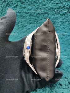 Exclusivo de lujo de acero inoxidable Moissanite Diamond Watch para hombres Opciones de diseño de color personalizado Dial de cristal al por mayor con caja de regalo - Product Image 4