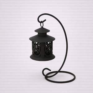 Lanterne suspendue en métal noir mat avec support, porte-bougie décoratif en relief, élégante décoration intérieure et extérieure pour la maison - Product Image 2