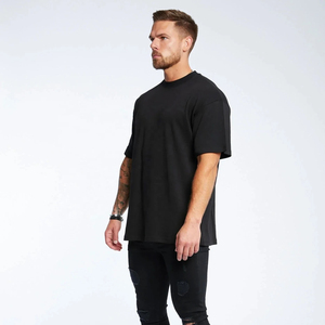 Camisetas de compresión para hombre OEM personalizadas de poliéster de alto rendimiento, ligeras, transpirables y de secado rápido - Product Image 4