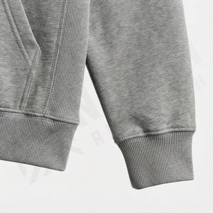 Conjunto Deportivo para Hombre, Sudadera Ligera y Transpirable 100% Algodón con Pantalones Cortos, Logotipo Personalizado, Color Personalizado - Product Image 6