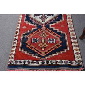 Alfombra Vintage de 3.3x11.6 pies, Alfombra Turca, Alfombra de Lana Roja con Diseño de Camuflaje - Product Image 4